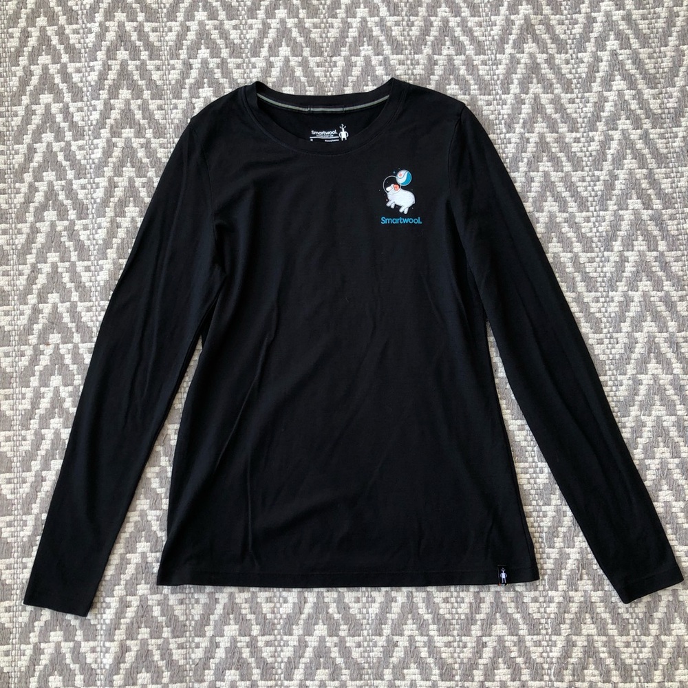 Smartwool merino sport 150 long sleeve size small front and back graphic
